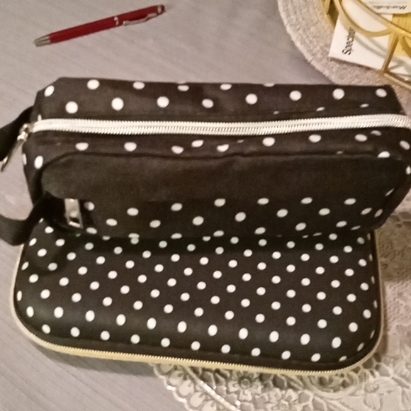 2 travel cases black& white polkadot - Picture 1 of 10